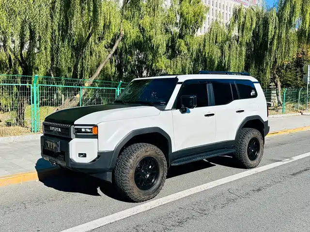 TOYOTA PRADO 2024