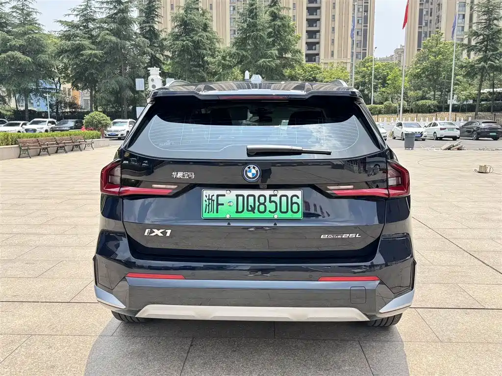 BMW iX1 2023 eDrive25L M Sport