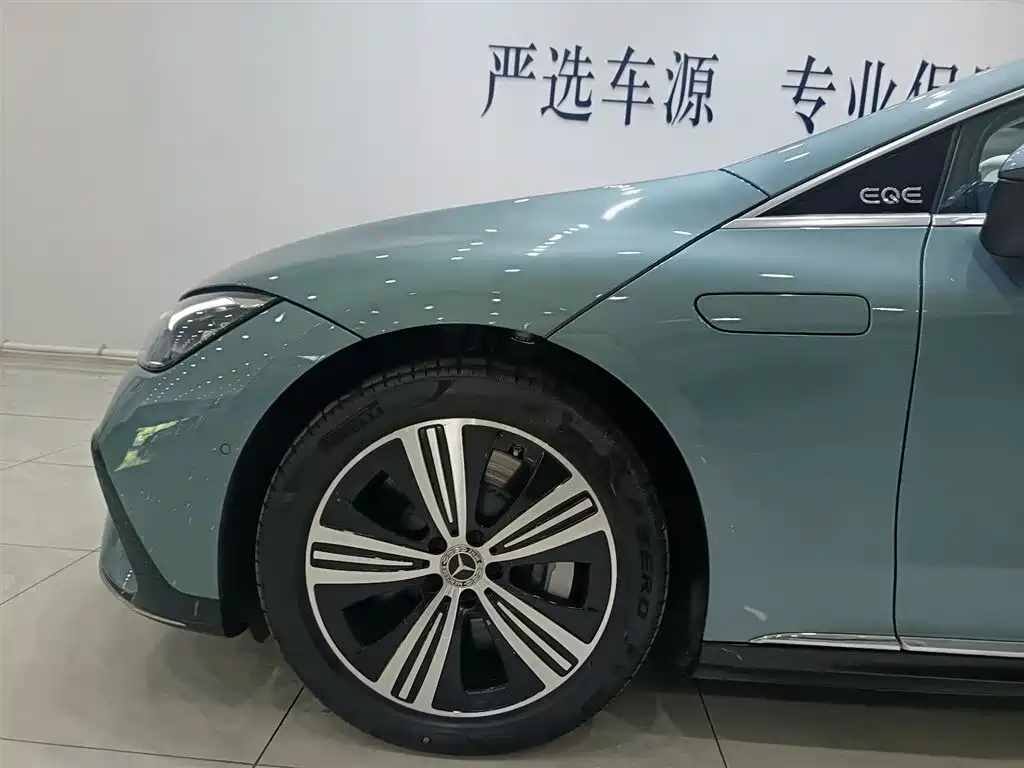 Mercedes-Benz EQE 2025 500 4MATIC