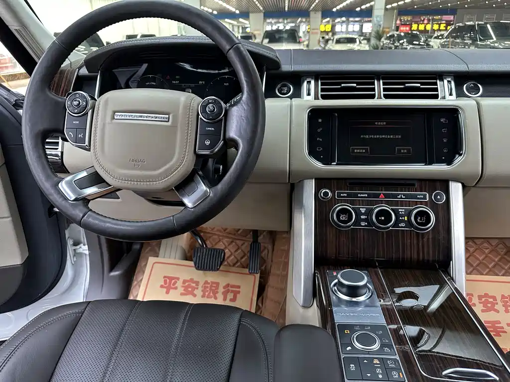 Land Rover Range Rover — миниатюра 6