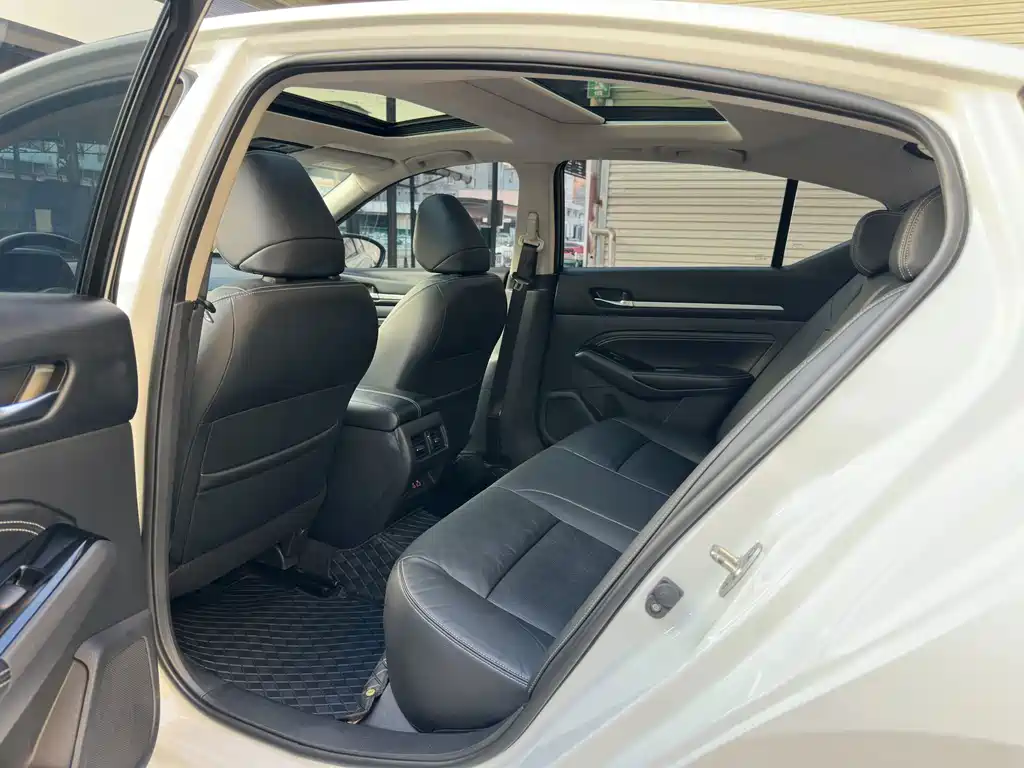 Nissan Teana — миниатюра 10