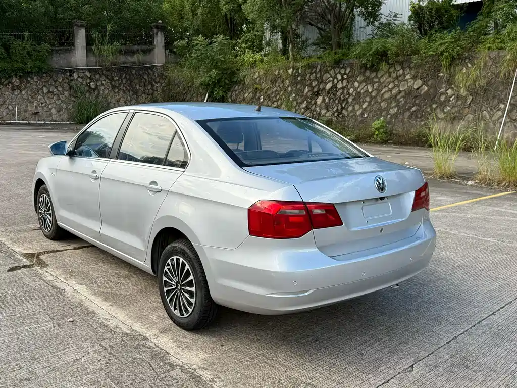 Volkswagen Jetta — миниатюра 8