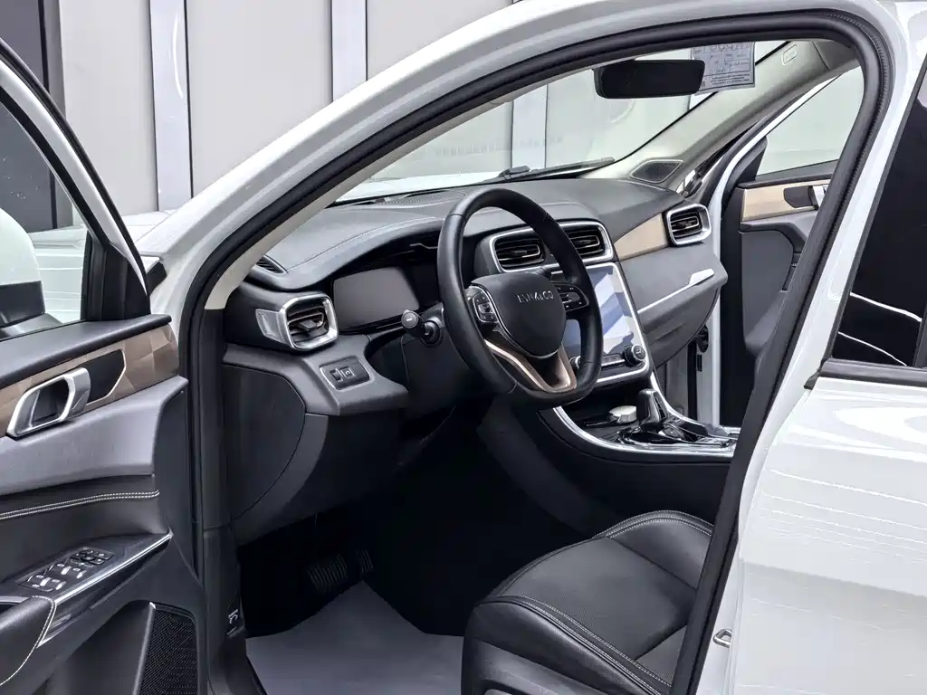 Lynk & Co 01 2017 2.0T Pro
