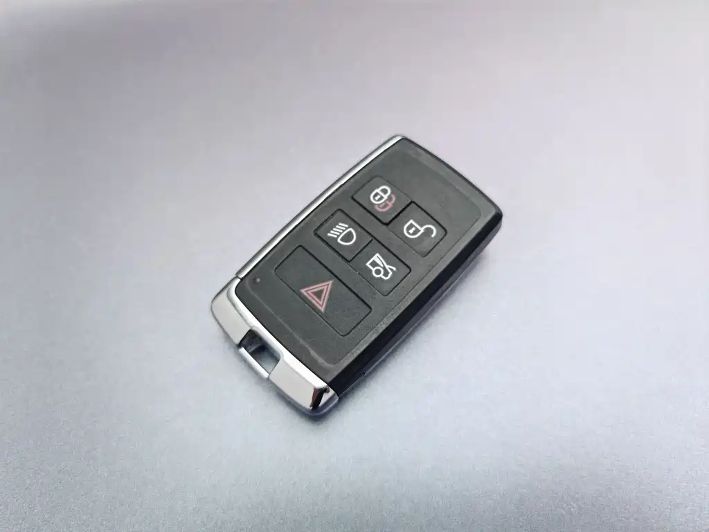 Jaguar XEL — миниатюра 20