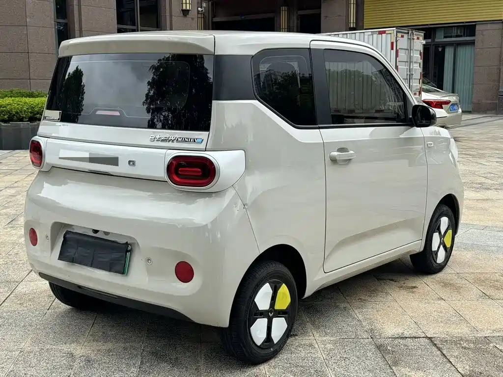 Wuling MINIEV — миниатюра 8