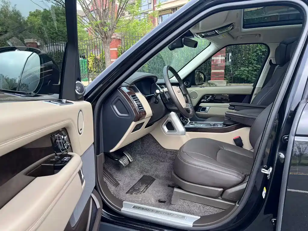 LAND ROVER RANGE ROVER