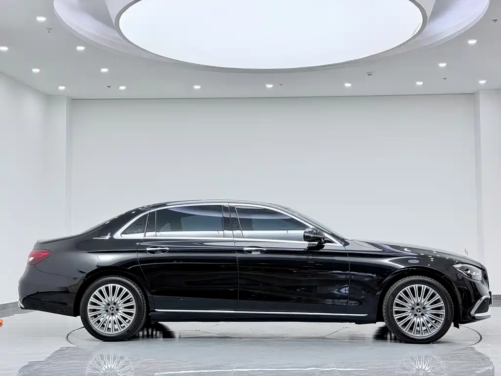 Mercedes-Benz E-Class — миниатюра 48