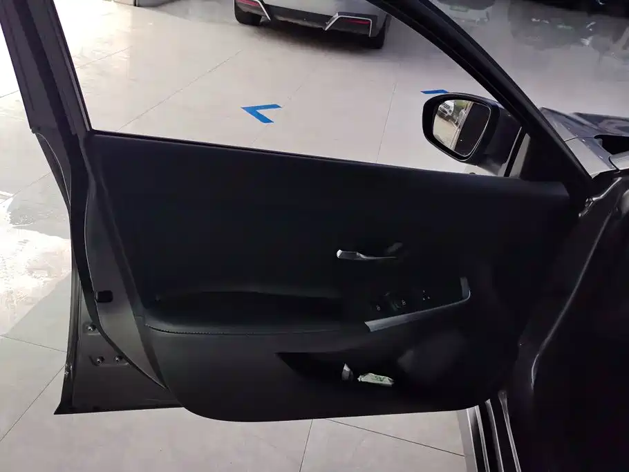 Nissan Sylphy — миниатюра 7