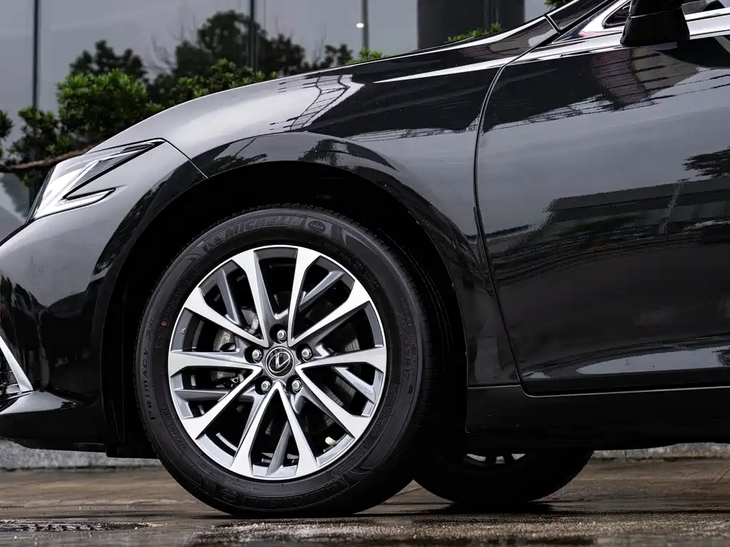 Lexus ES — миниатюра 8