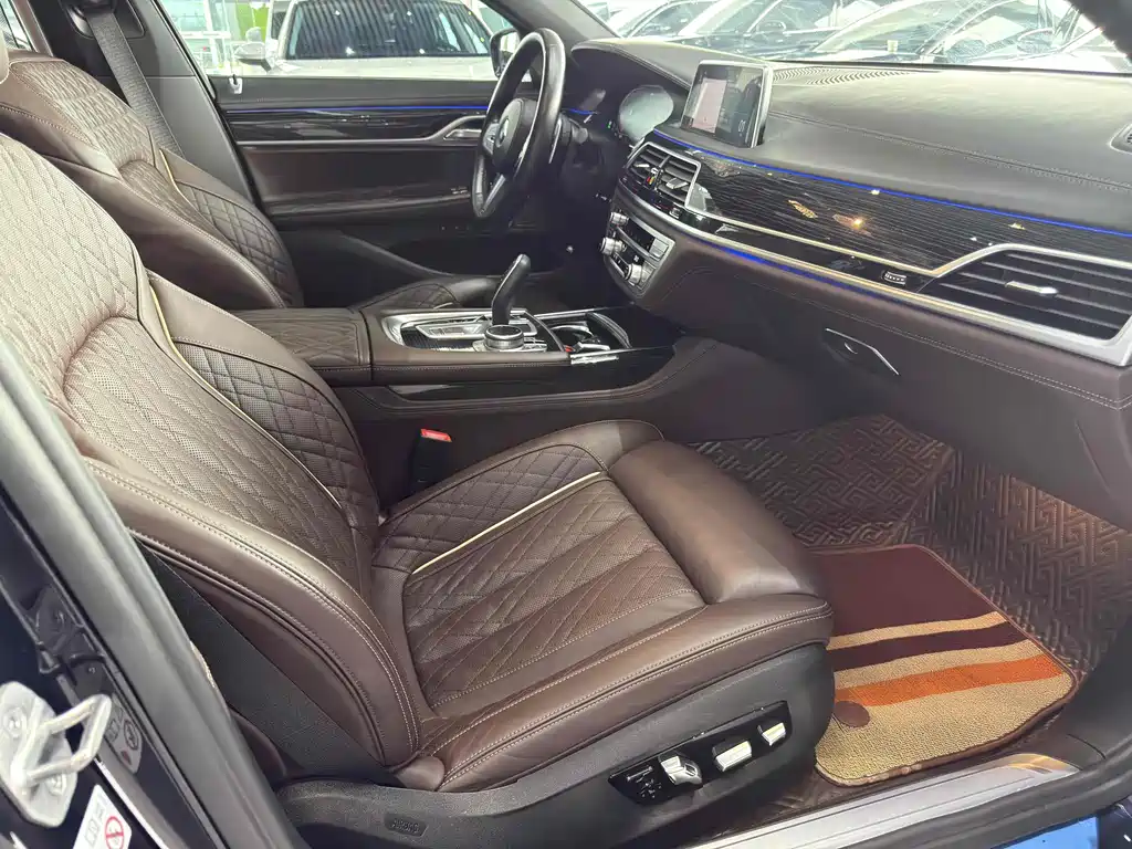 BMW 7 SERIES
