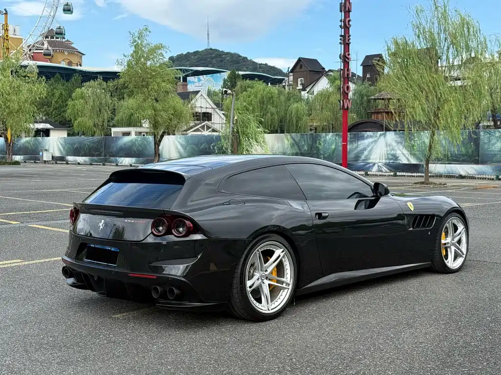 Ferrari GTC4Lusso — миниатюра 4