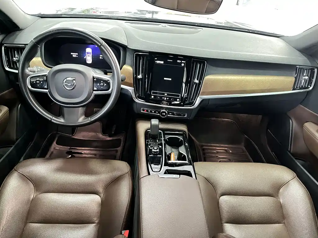 Volvo S90 PHEV — миниатюра 15