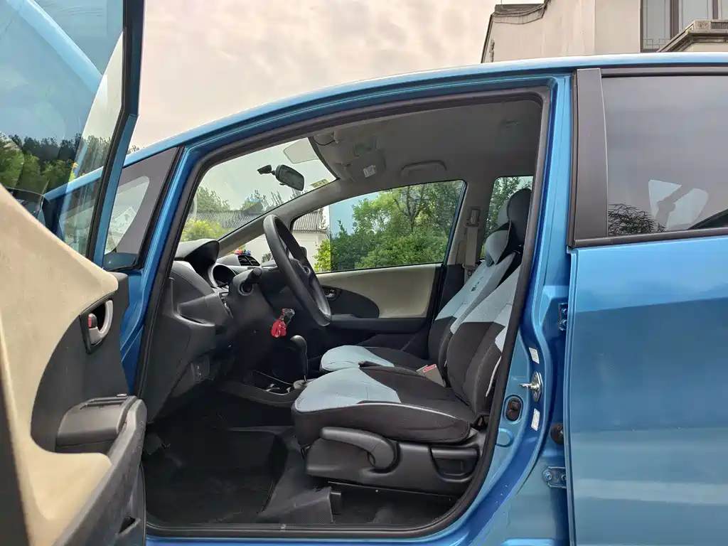 Honda Fit — миниатюра 9