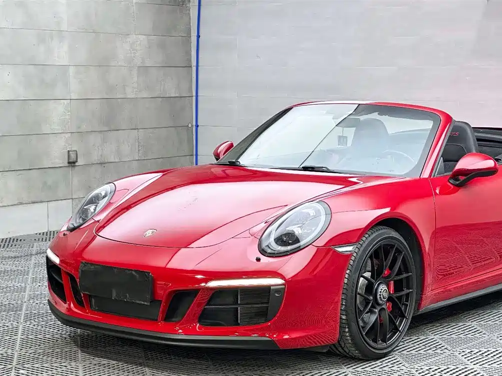 Porsche 911 2017 Carrera 4 Cabriolet GTS 3.0T