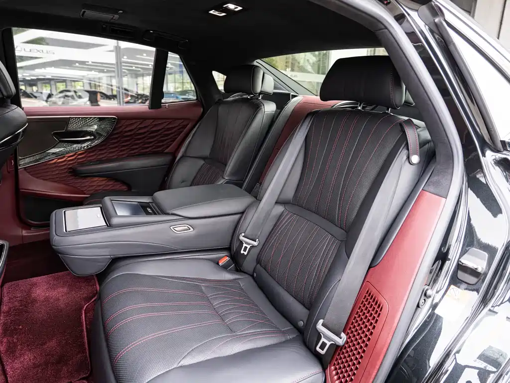 Lexus LS — миниатюра 12
