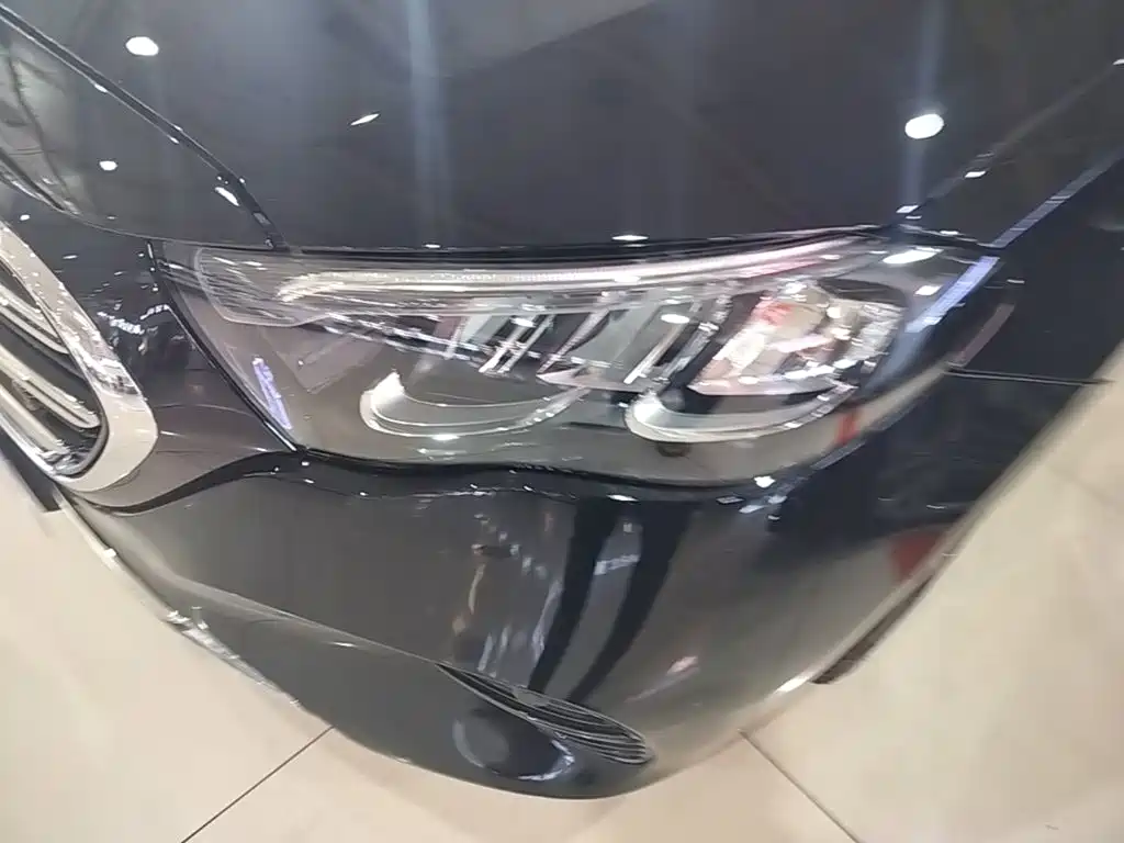 Mercedes-Benz E-Class — миниатюра 24