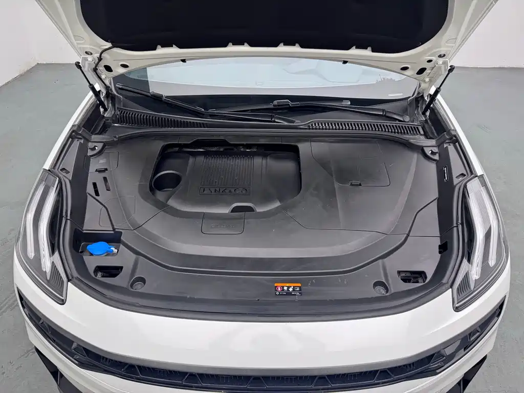 Lynk & Co 06 — миниатюра 18