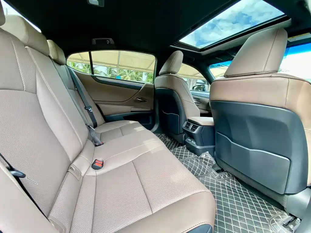 Lexus ES — миниатюра 6