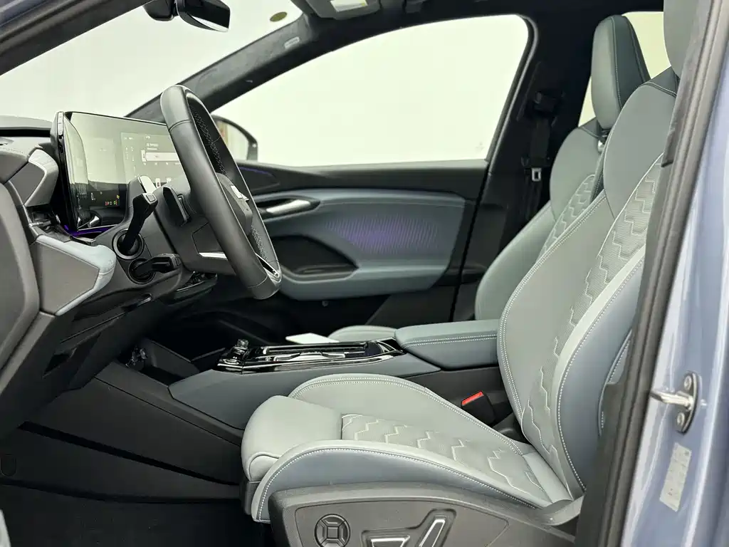 Audi Q6L e-tron