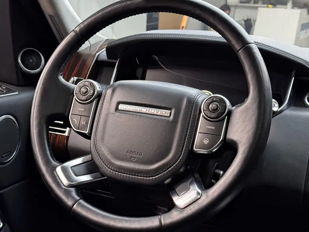 Land Rover Range Rover — миниатюра 10