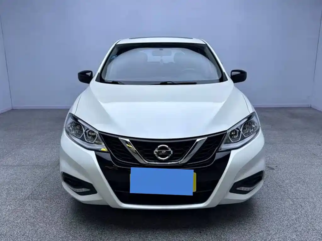 Nissan Tiida — миниатюра 2