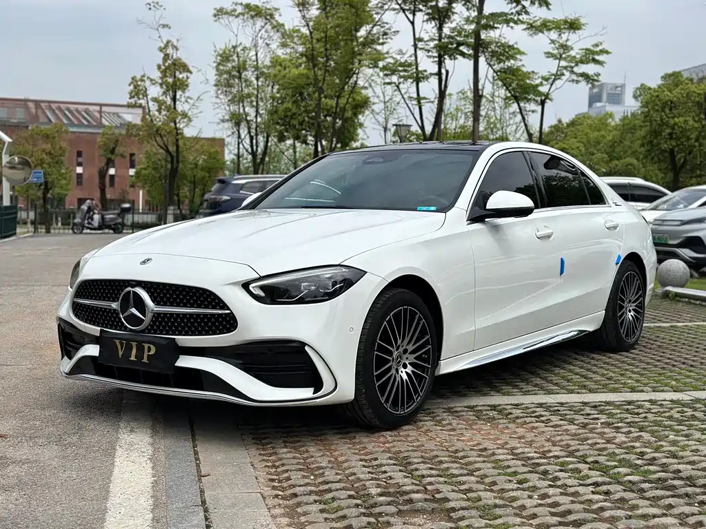Mercedes-Benz C-Class 2024