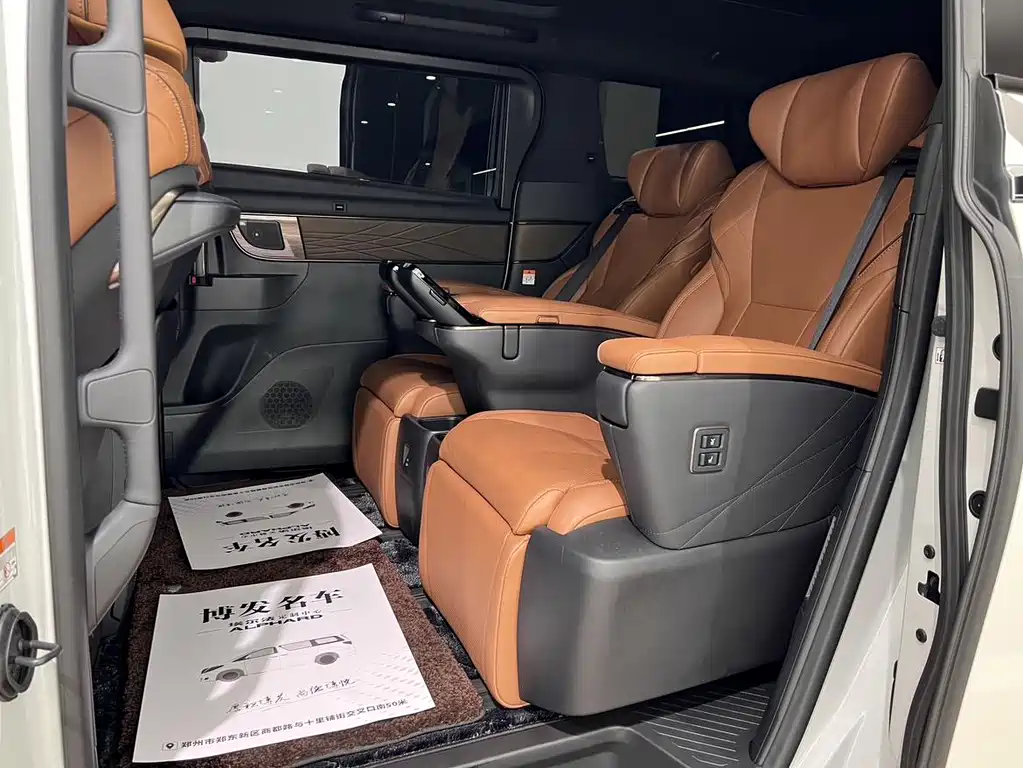 Toyota Vellfire — миниатюра 14