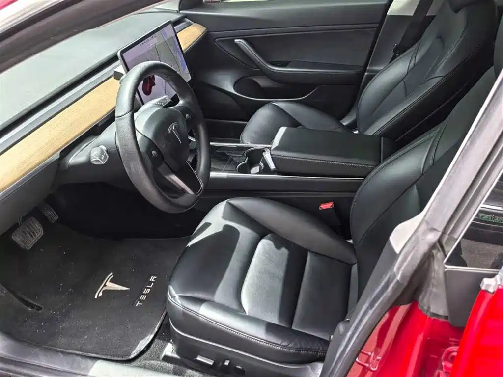Tesla Model 3 — миниатюра 4