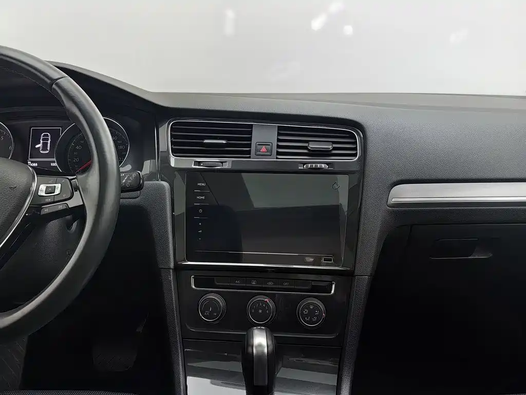 Volkswagen Golf — миниатюра 12