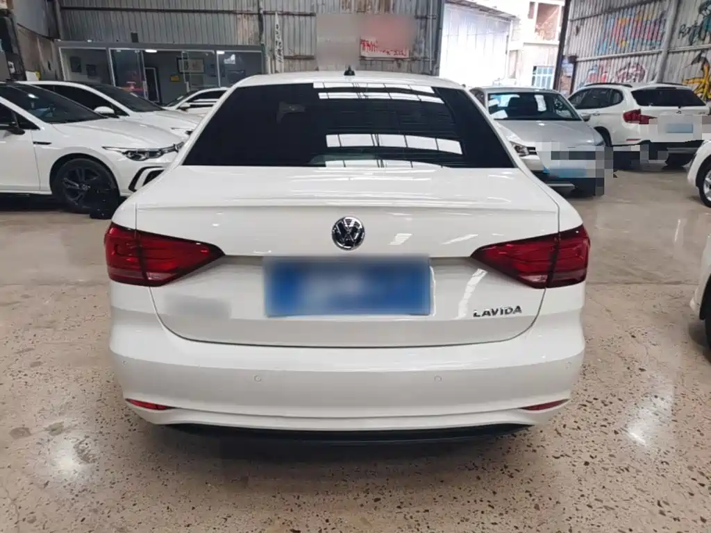 Volkswagen Lavida — миниатюра 6