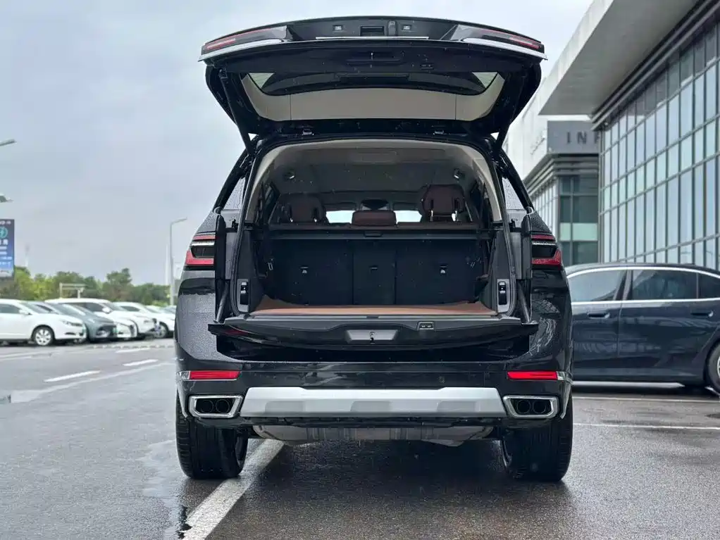 BMW X7 — миниатюра 21