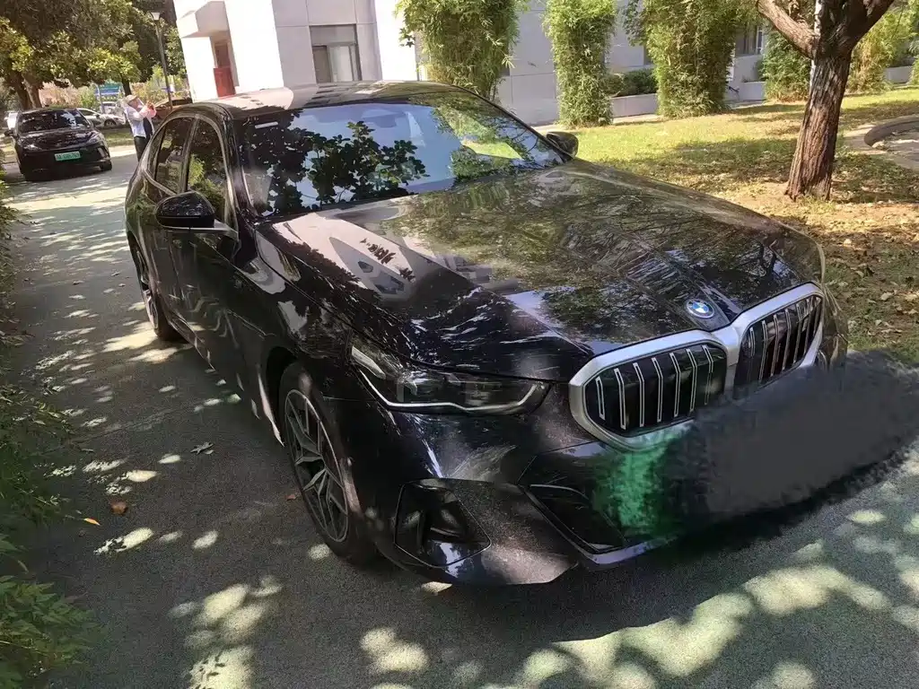 BMW i5