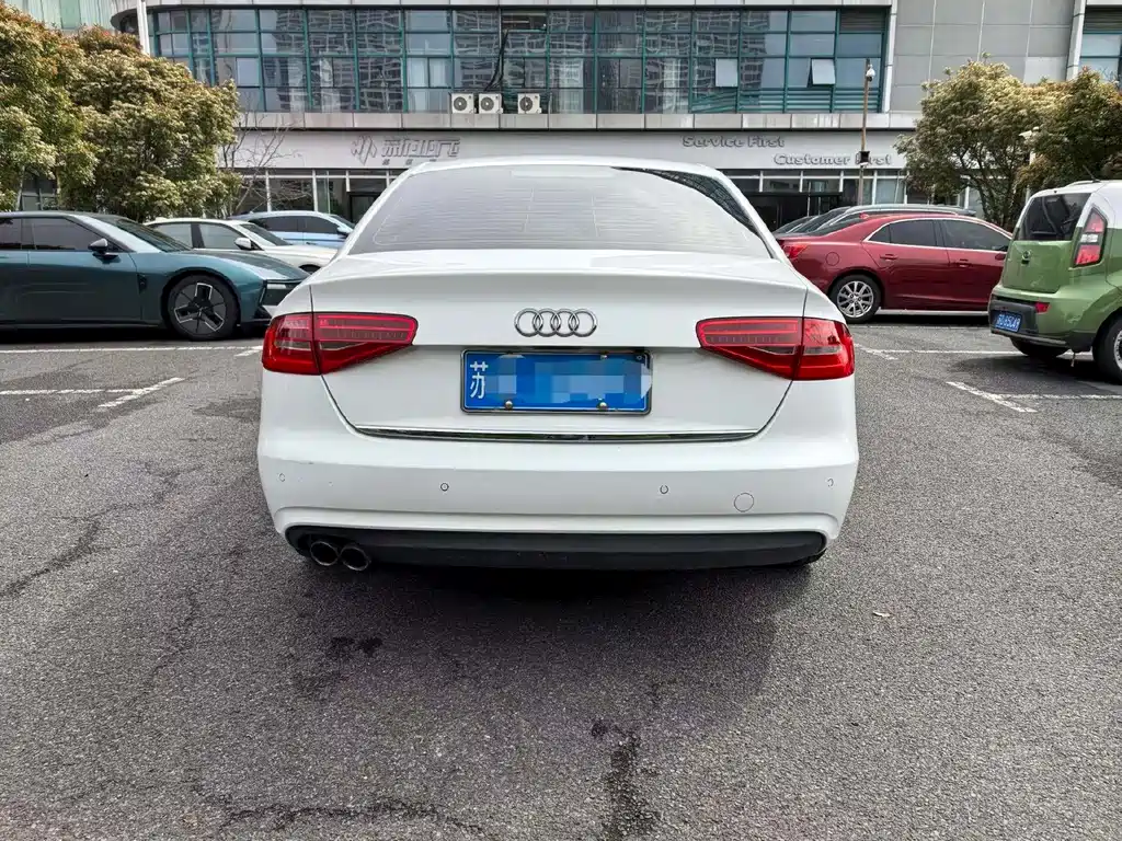 Audi A4L 2015 35 TFSI AT Luxury