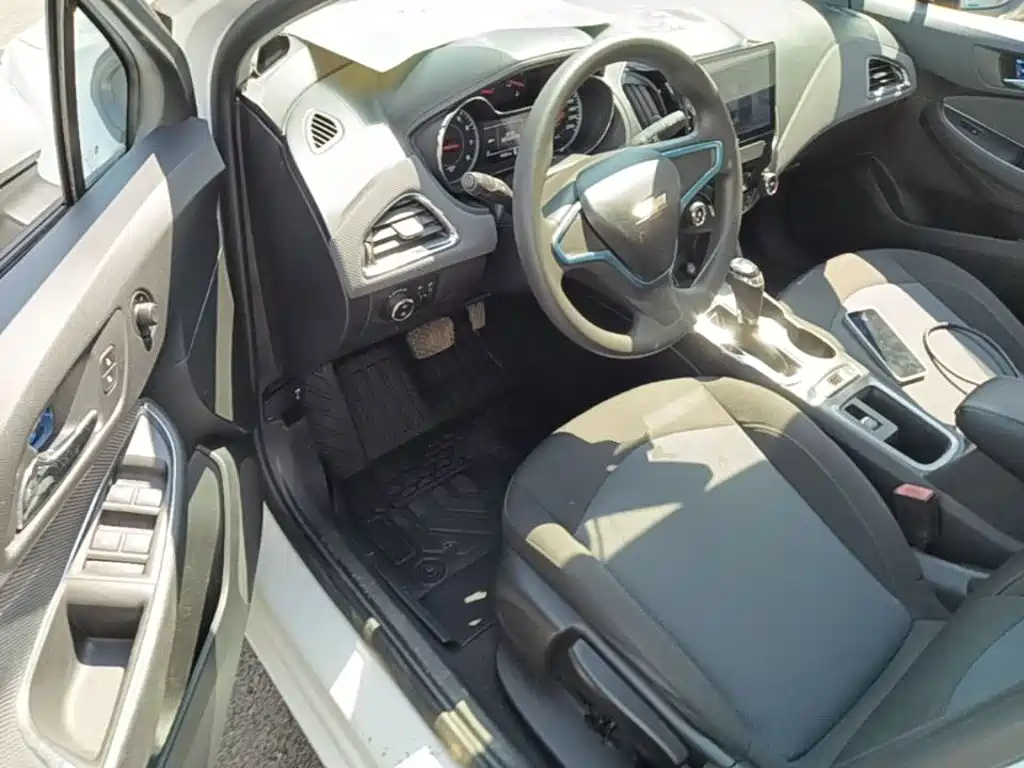 Chevrolet Cruze — миниатюра 16