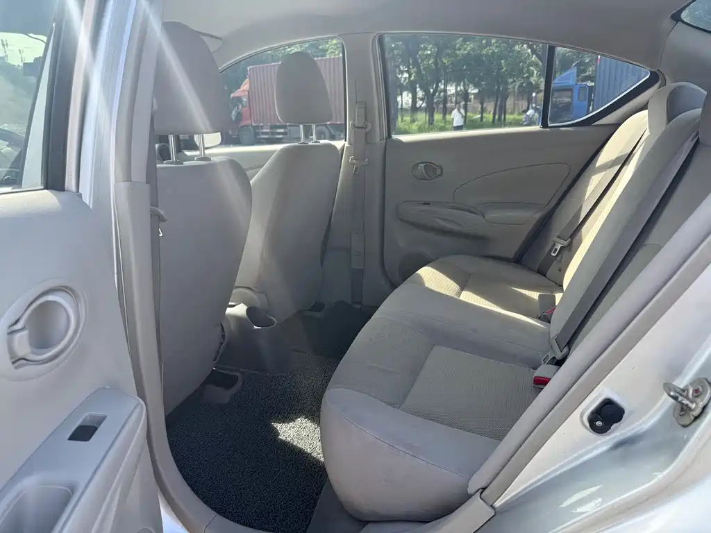 Nissan Sunny — миниатюра 6