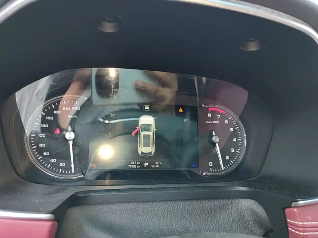 Roewe RX5 — миниатюра 12