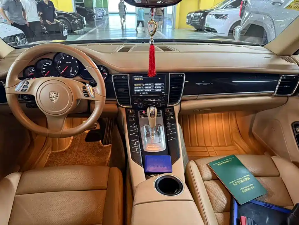 Porsche Panamera — миниатюра 9