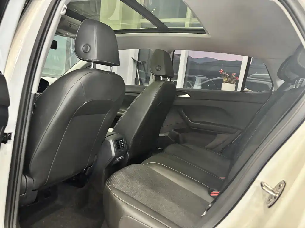 VOLKSWAGEN EXPLORING THE SHADOW