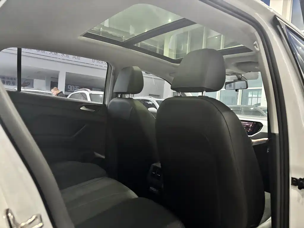 VOLKSWAGEN EXPLORING THE SHADOW