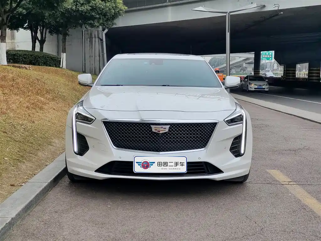 CADILLAC CT6