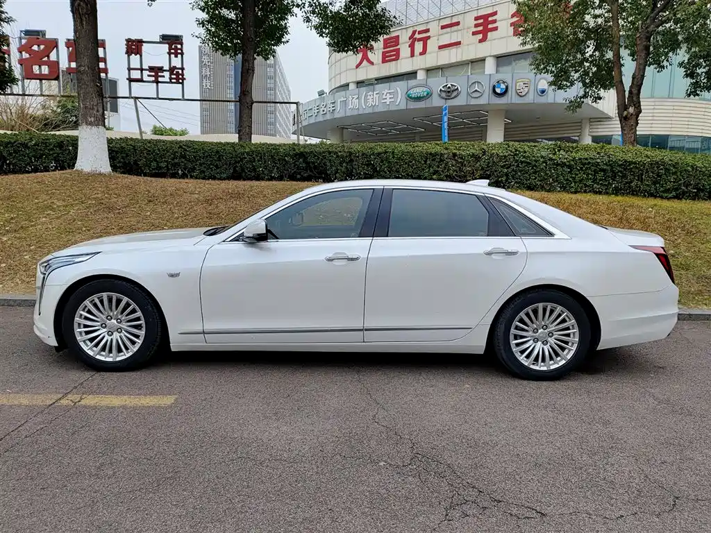 CADILLAC CT6