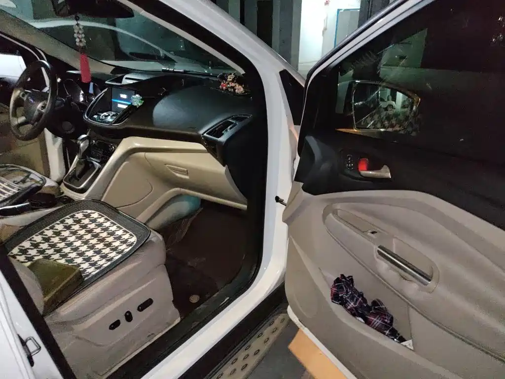 Ford Kuga — миниатюра 19