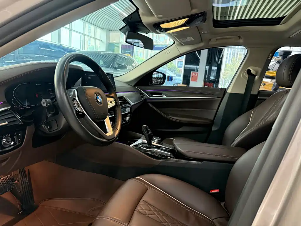 BMW 5 Series New Energy — миниатюра 8