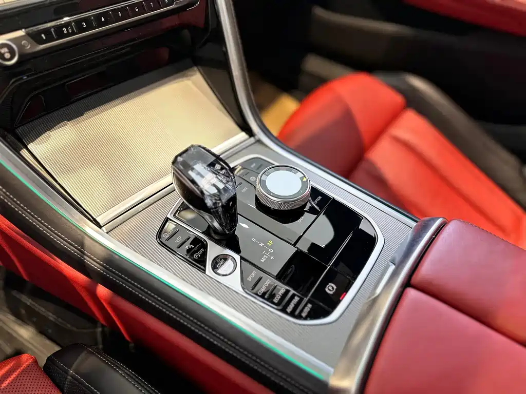 BMW 8 Series — миниатюра 10