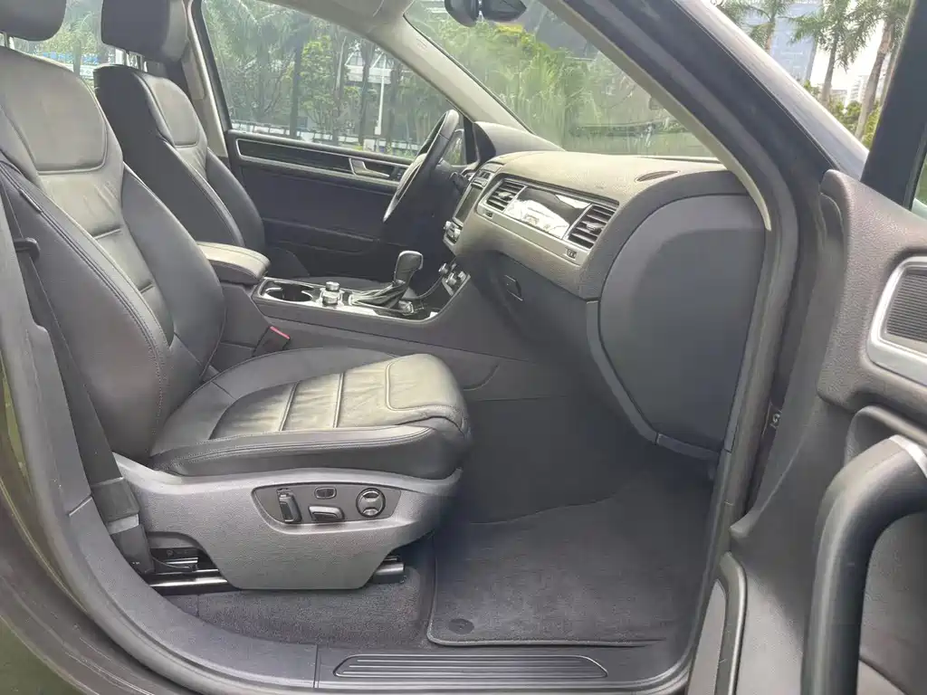 Volkswagen Touareg — миниатюра 10