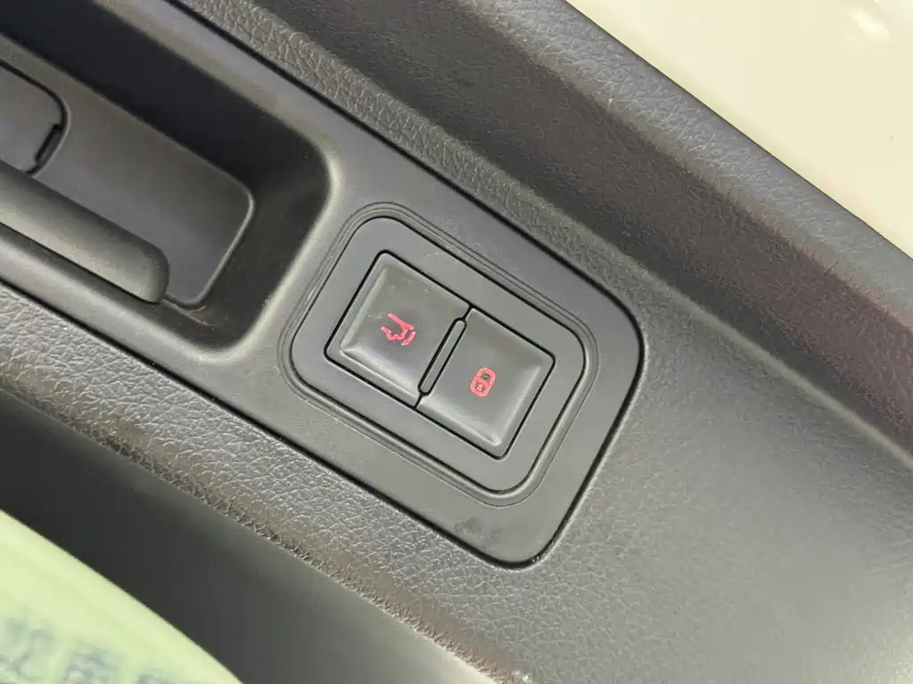 BYD PLUS New Energy — миниатюра 7