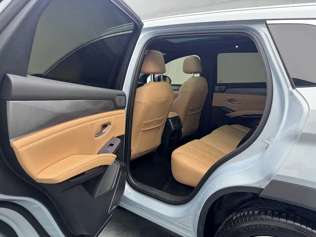 BYD L DM-i — миниатюра 9