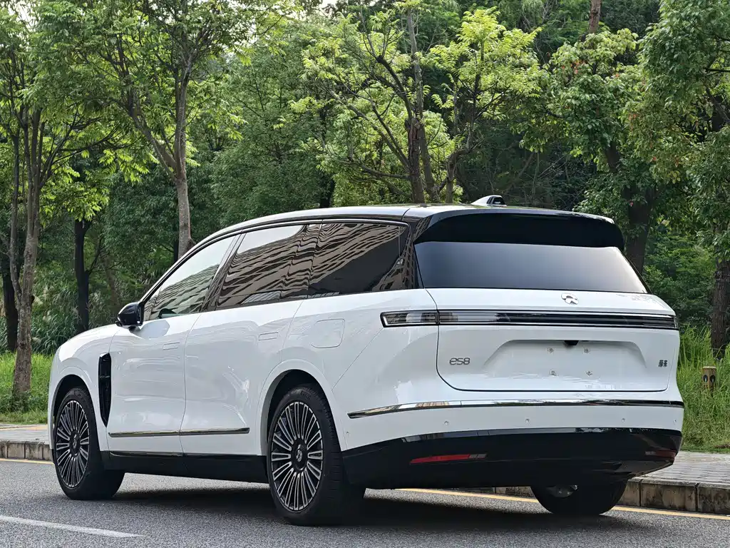 NIO ES8 2026 мест Executive Luxury