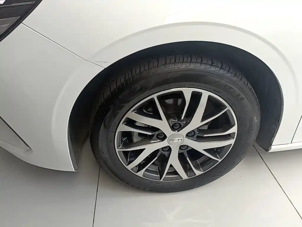 Geely Emgrand — миниатюра 23