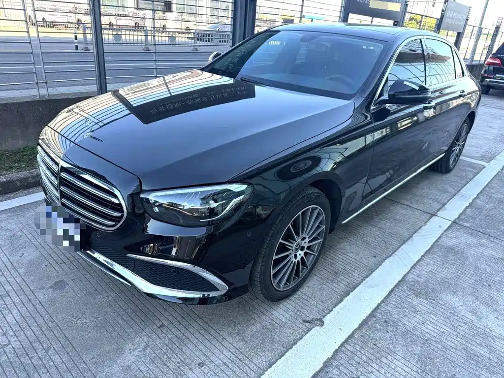Mercedes-Benz E-Class 2022